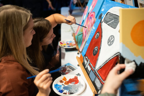 Akrylové malování na eventu ArtMoment Pardubice